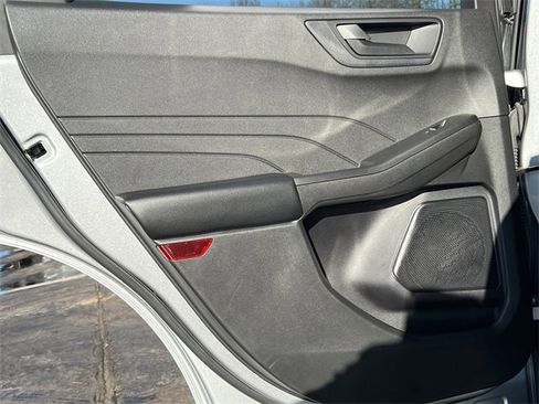 Used 2023 Ford Escape Active image 33