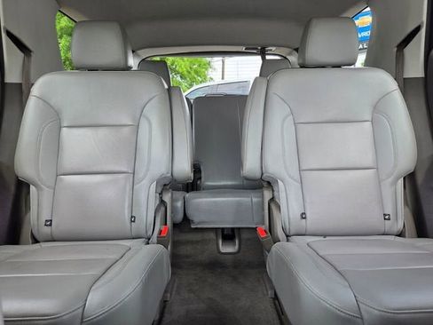 Used 2021 Chevrolet Traverse LT w/ LT Premium Package FWD image 11