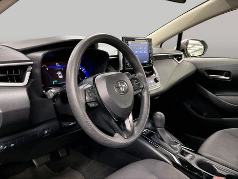 Used 2021 Toyota Corolla LE FWD image 17