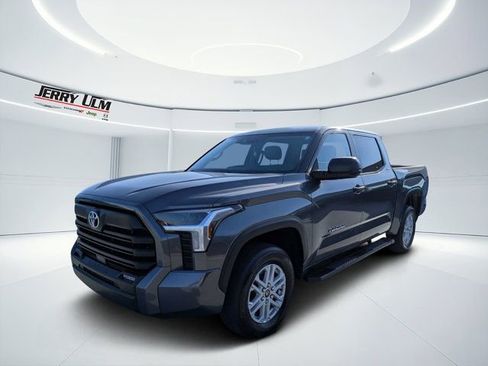 Used 2024 Toyota Tundra SR5 AWD/4WD image 7