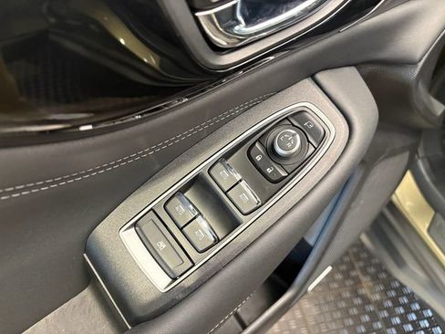 Used 2023 Subaru Outback Touring AWD/4WD image 12