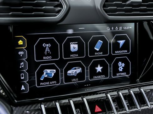 Used 2022 Lamborghini Urus AWD/4WD image 36