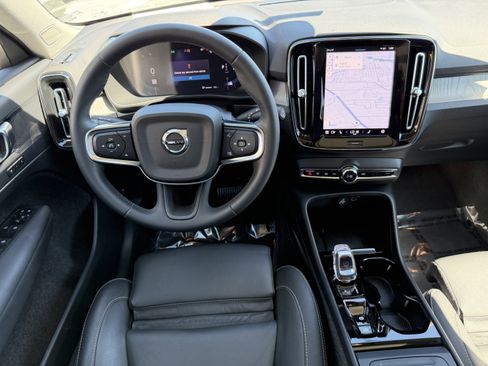 Certified 2024 Volvo XC40 B5 Plus w/ Protection Package Premier image 15