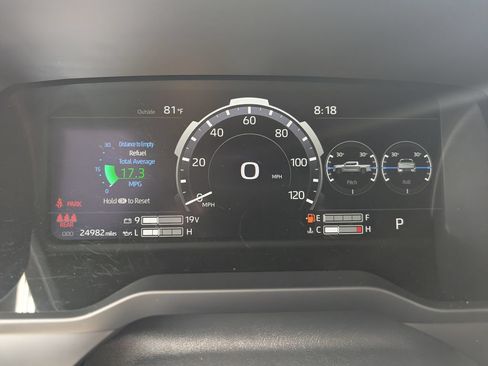 Used 2025 Toyota Tundra Limited AWD/4WD image 29