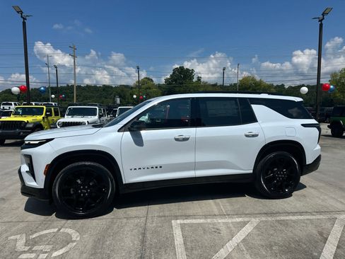 New 2026 Chevrolet Traverse RS w/ LPO, Floor Liner Package image 2