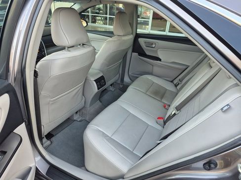 Used 2017 Toyota Camry XLE image 12