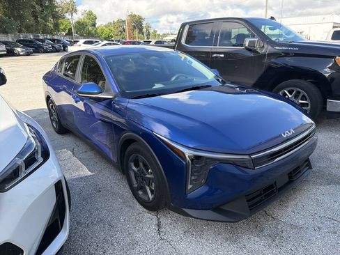 Certified 2025 Kia K4 FWD image 1