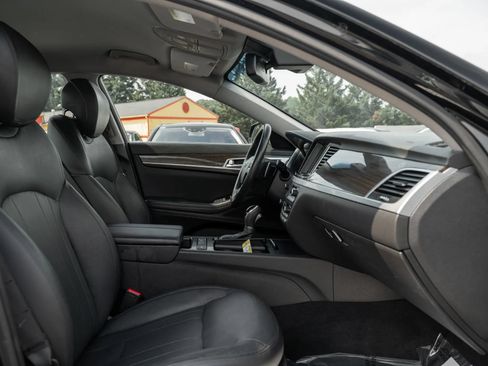 Used 2017 Genesis G80 3.8 AWD/4WD image 11