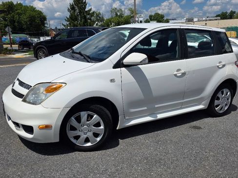 Used 2006 Scion xA FWD image 3