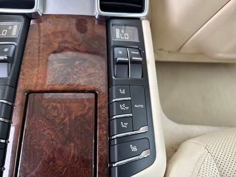 Used 2010 Porsche Panamera S RWD image 19