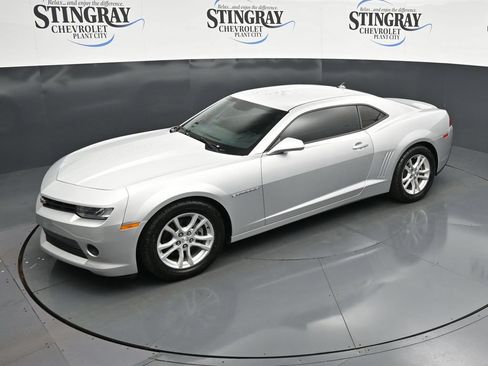 Used 2015 Chevrolet Camaro LT RWD image 20