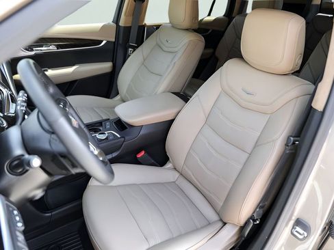 Used 2023 Cadillac XT6 Premium Luxury w/ Platinum Package FWD image 10