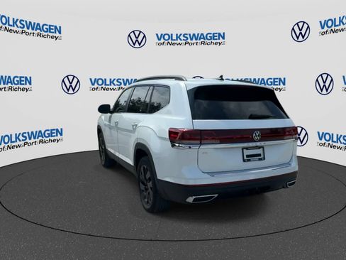 Certified 2026 Volkswagen Atlas SE FWD image 6