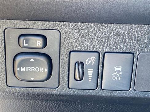 Used 2014 Toyota RAV4 Limited AWD/4WD image 19