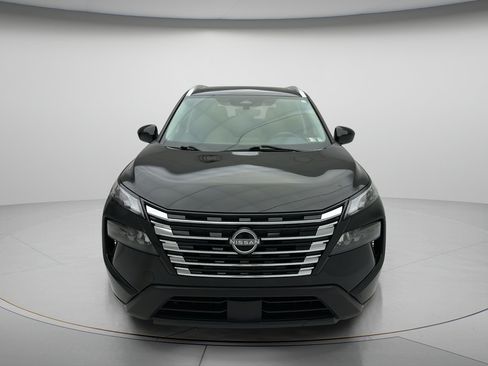Used 2024 Nissan Rogue SV w/ SV Premium Package AWD/4WD image 2