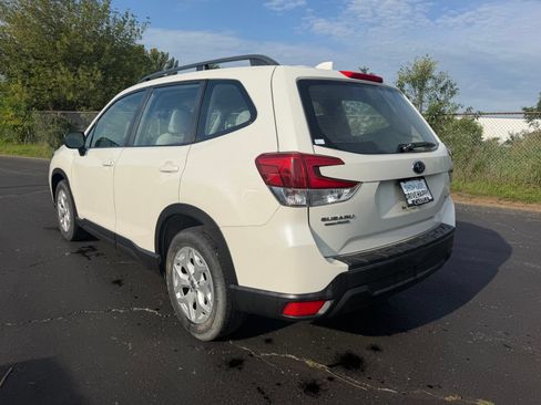 Used 2021 Subaru Forester AWD/4WD image 8