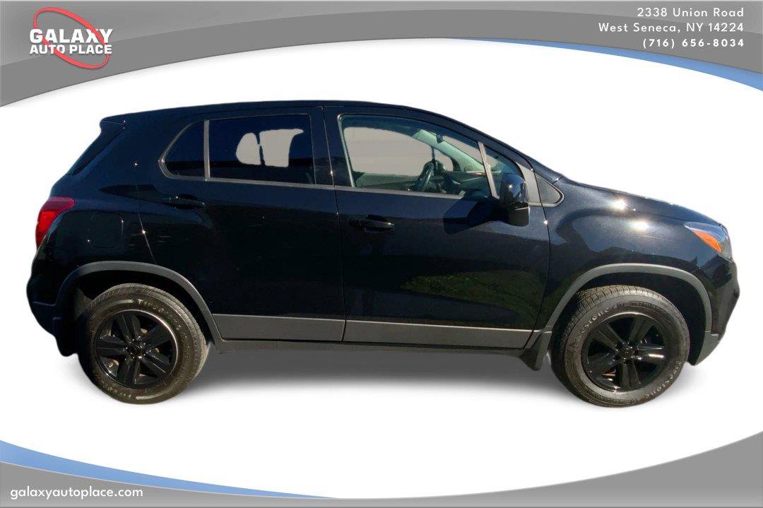 Used 2019 Chevrolet Trax LS w/ Tint and Cruise Package AWD/4WD image 4