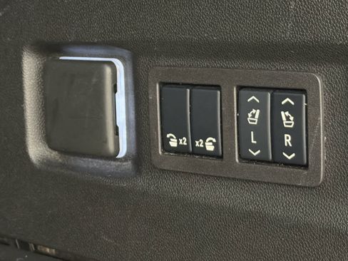 Used 2024 Chevrolet Tahoe Premier image 9