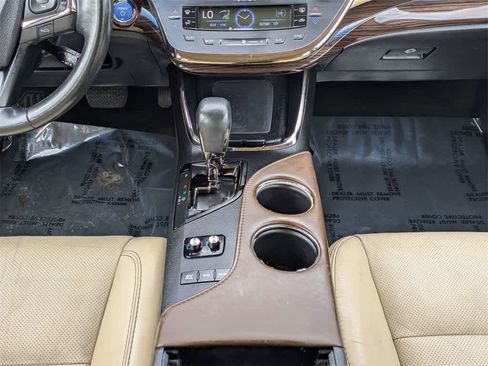 Used 2013 Toyota Avalon XLE Premium image 21