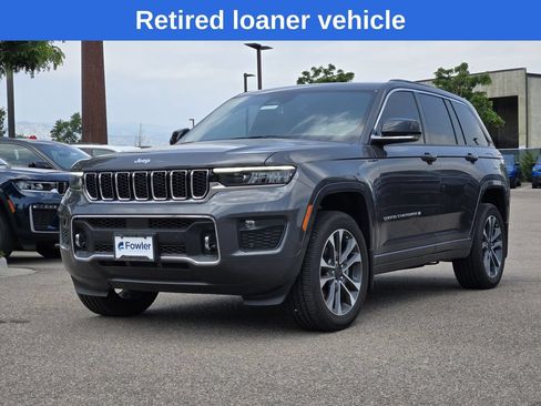Used 2025 Jeep Grand Cherokee Overland w/ Trailer Tow Package AWD/4WD image 2