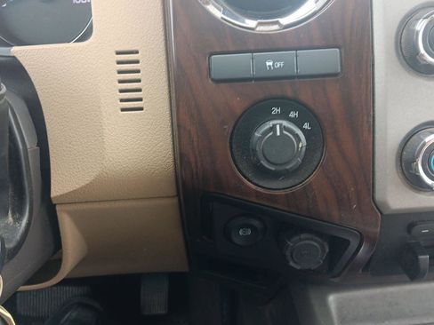 Used 2016 Ford F250 Lariat w/ Lariat Ultimate Package AWD/4WD image 18