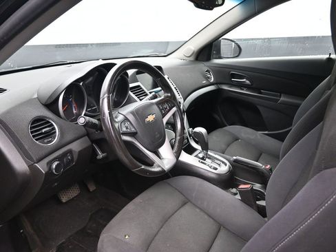 Used 2014 Chevrolet Cruze LT image 12