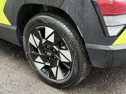 Used 2025 Hyundai Kona SEL FWD image 12