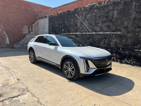 Used 2024 Cadillac Lyriq Luxury RWD image 1