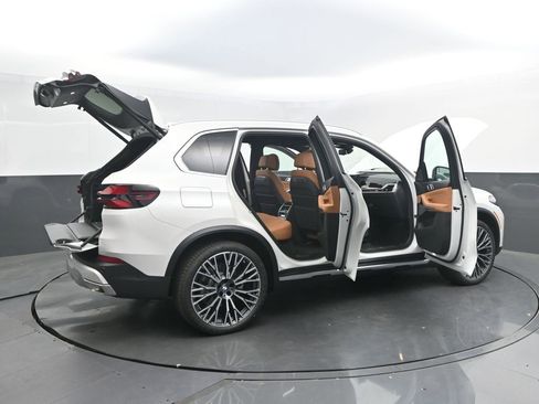 New 2026 BMW X5 sDrive40i RWD image 55