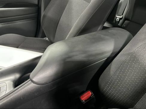 Used 2018 Toyota C-HR XLE FWD image 28