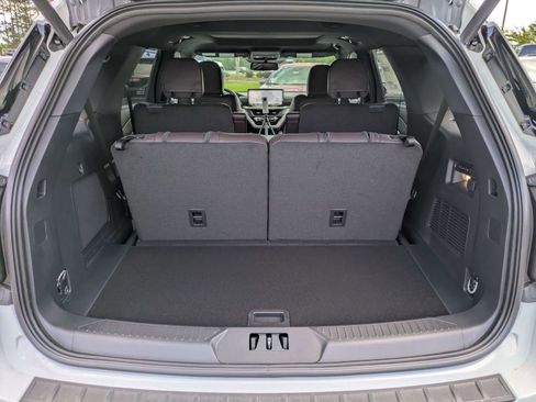 New 2026 Ford Explorer Platinum RWD image 5