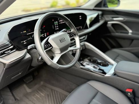 Certified 2025 Audi Q5 Premium w/ Convenience Package AWD/4WD image 18