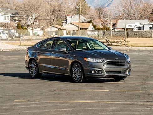 Used 2014 Ford Fusion Titanium image 3