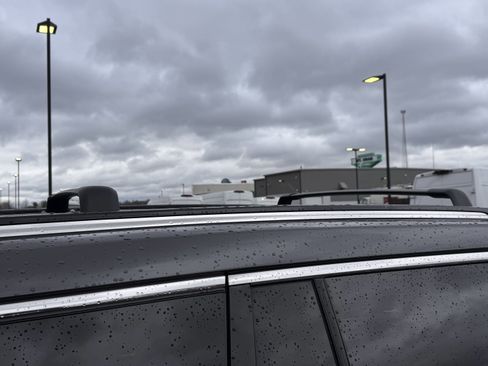 Used 2022 Jeep Grand Cherokee L Overland w/ Advanced Protech Group III image 5