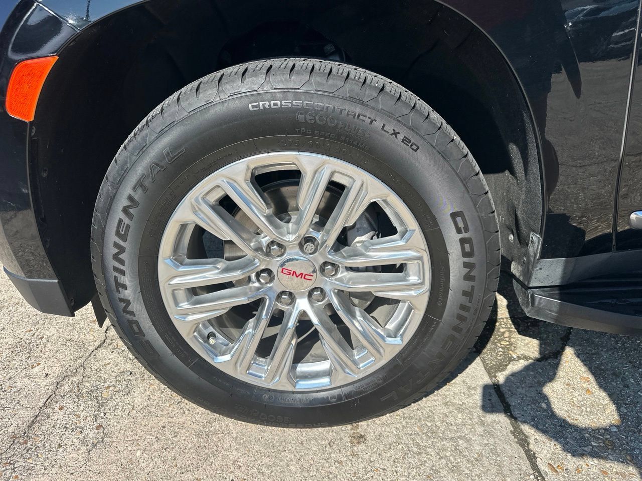 Used 2023 GMC Yukon Denali AWD/4WD image 7