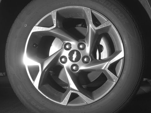 Used 2025 Chevrolet Trax LT FWD image 13
