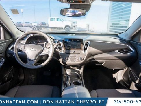Used 2023 Chevrolet Malibu LT image 3
