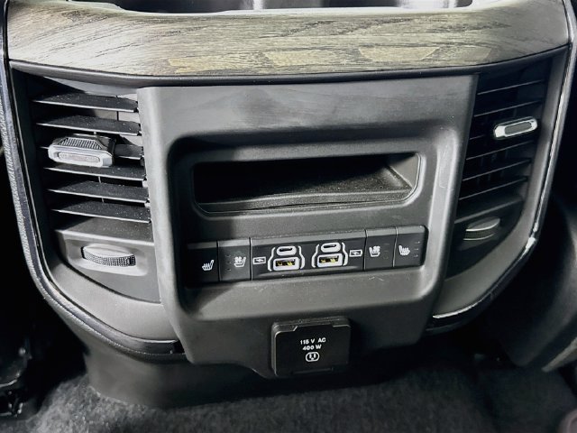 Used 2025 RAM 1500 Limited AWD/4WD image 32