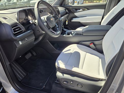 New 2026 Chevrolet Traverse High Country image 5