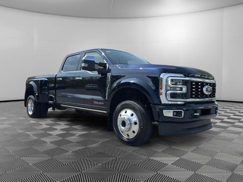 Used 2024 Ford F450 Platinum w/ FX4 Off-Road Package AWD/4WD image 2