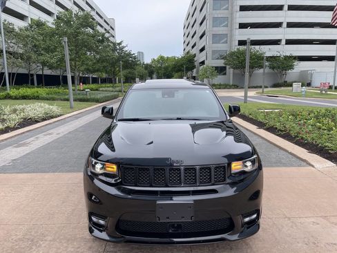 Used 2021 Jeep Grand Cherokee SRT image 2