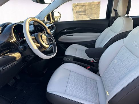 New 2025 FIAT 500 e image 9