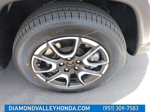 Used 2025 Jeep Compass Trailhawk AWD/4WD image 31