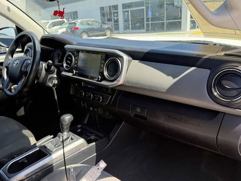 Used 2021 Toyota Tacoma SR5 RWD image 9