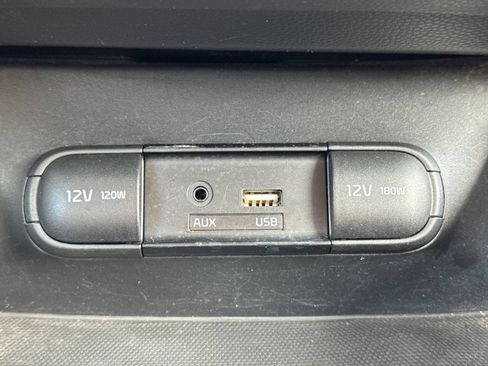 Used 2018 Kia Soul + FWD image 29