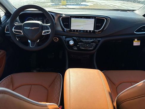 New 2026 Chrysler Pacifica Pinnacle image 3