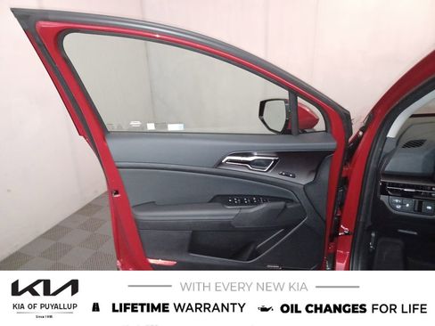 New 2026 Kia Sportage SX image 9