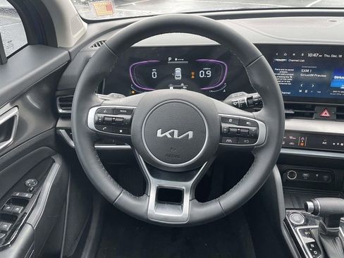 Used 2025 Kia Sportage EX w/ Premium Package image 25