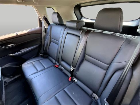 Certified 2023 Nissan Rogue SV w/ SV Premium B Package FWD image 18