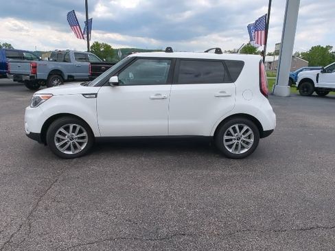 Used 2017 Kia Soul + FWD image 24